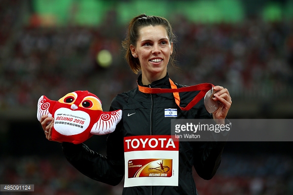 Is the bird she's holding is anatomically correct?